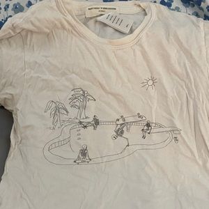 Cool white shirt with skelotons